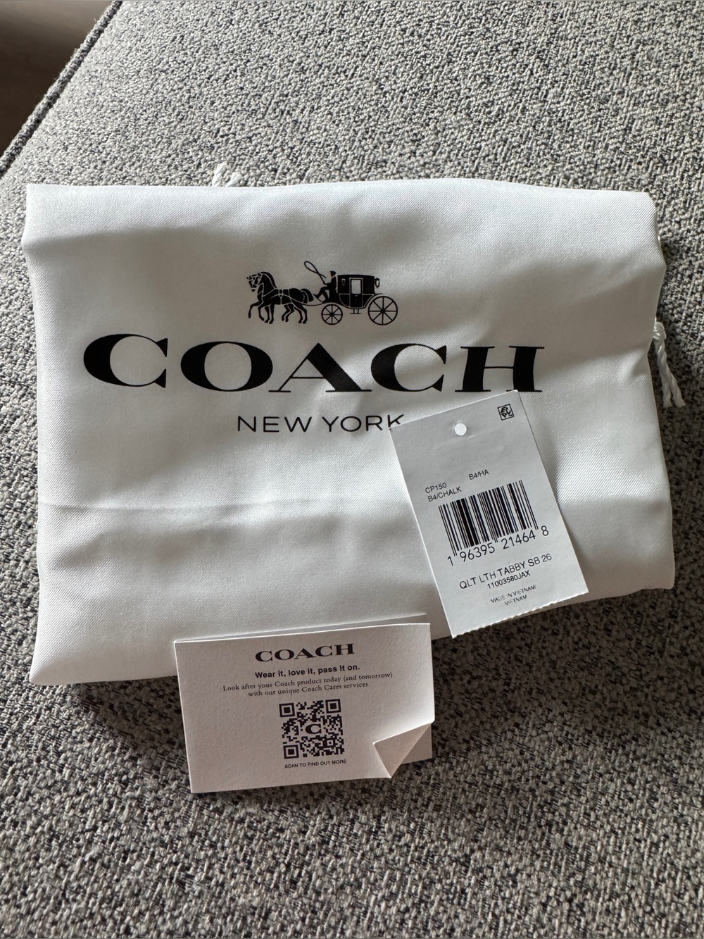 EUC Coach Quilted Tabby 26 (#CP150) color Brass/Chalk (B4/HA)—used maybe 2 times - Picture 10 of 13